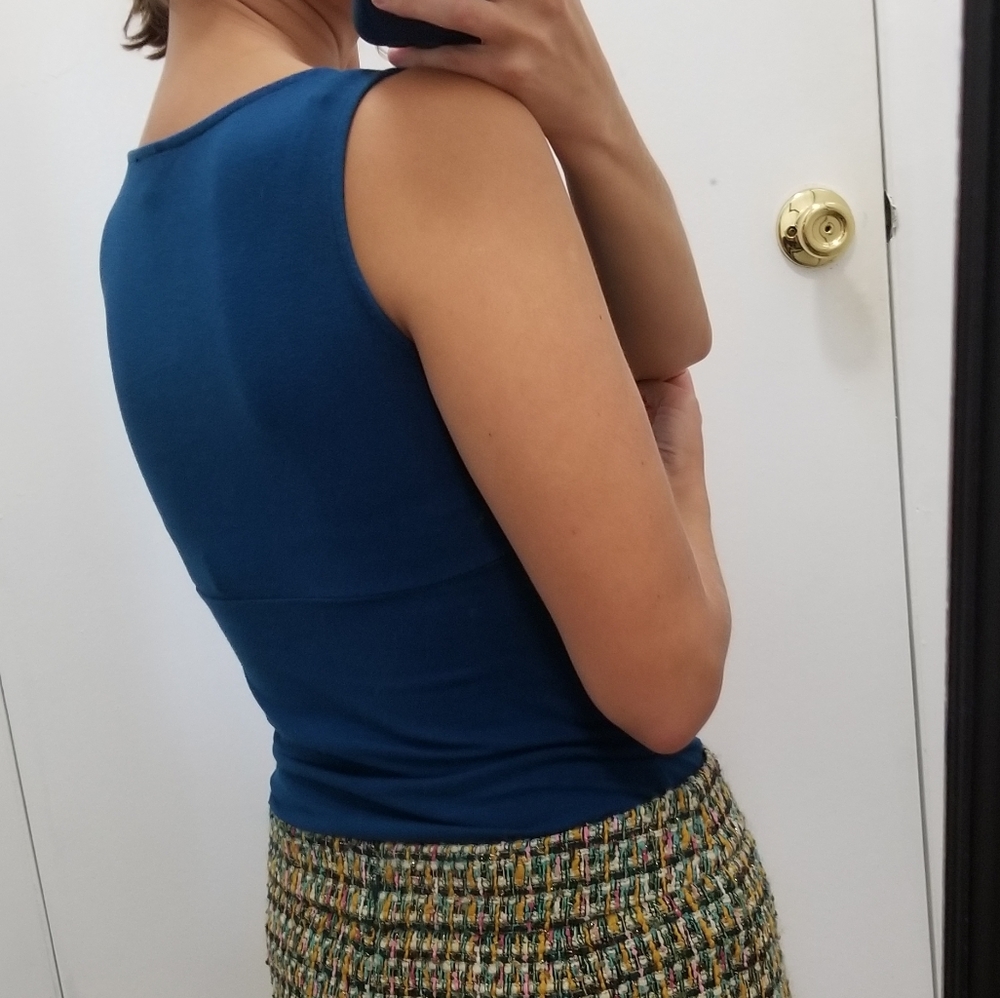 Express Ruched Top Tank - Picture 4 of 8